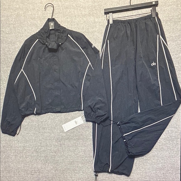 ALO Yoga Black Track Pants & Jacket Set